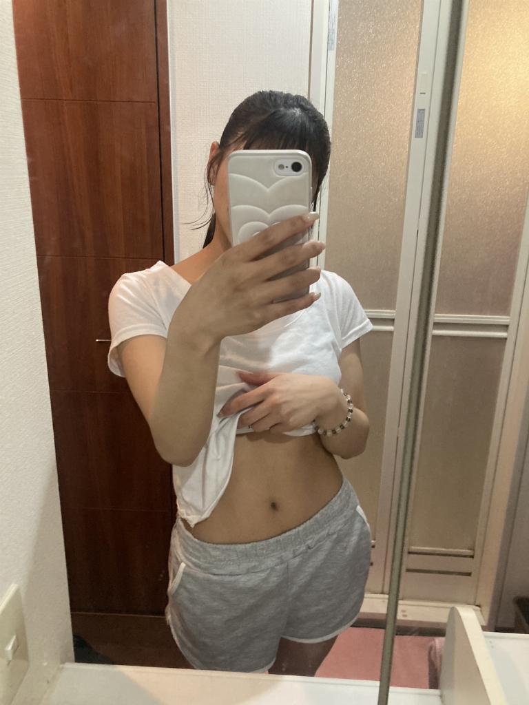 雛鶴　りさ
